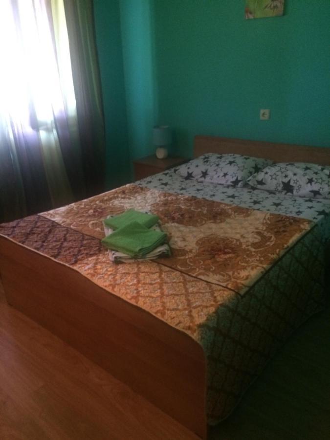 Изабелла Hotel Пицунда Екстериор снимка