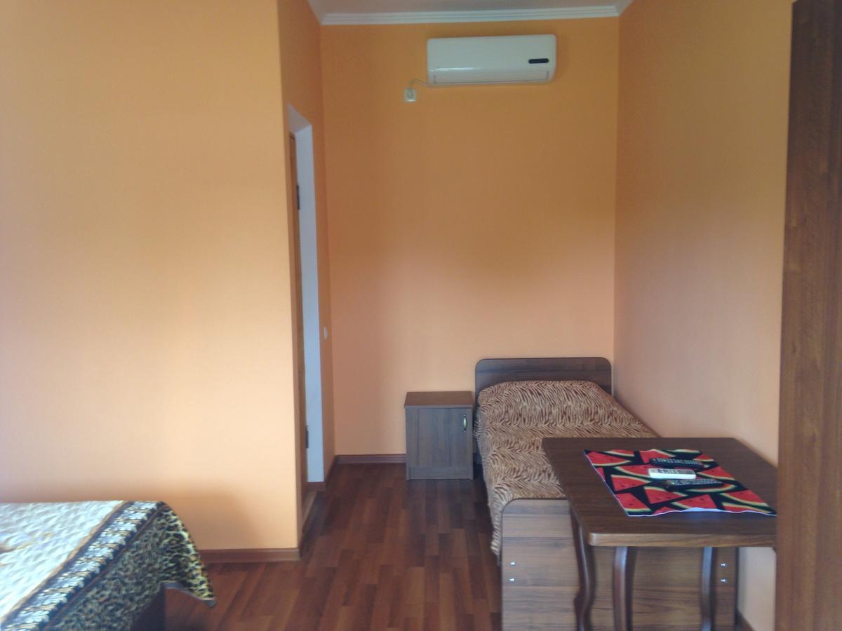 Изабелла Hotel Пицунда Екстериор снимка
