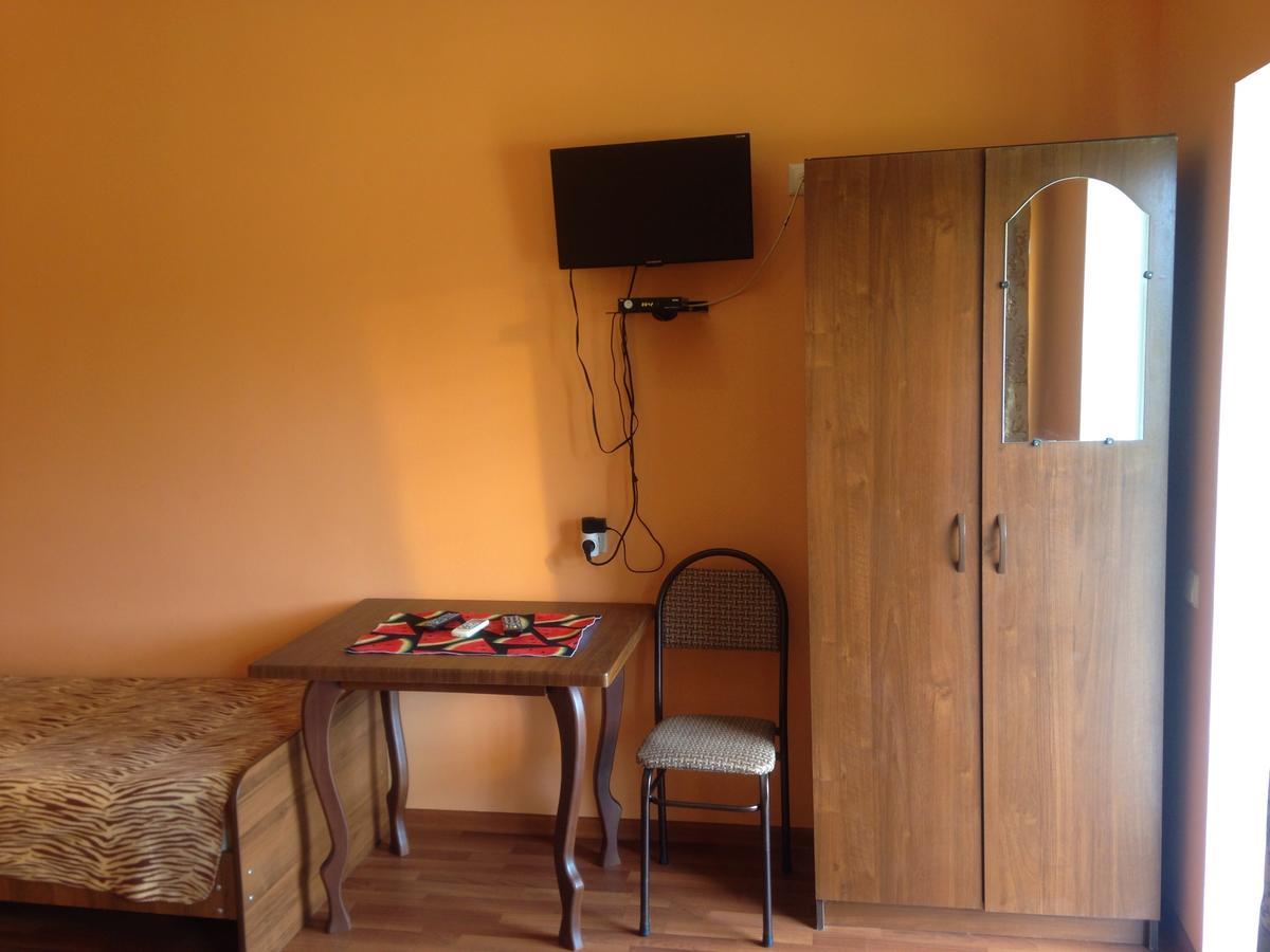 Изабелла Hotel Пицунда Екстериор снимка