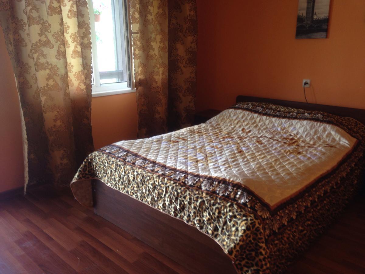 Изабелла Hotel Пицунда Екстериор снимка